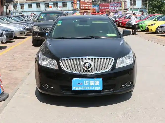 别克君越2012款 2.4l sidi豪华版