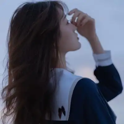 qq女生头像唯美伤感2020最新 有点丧的女生头像精选