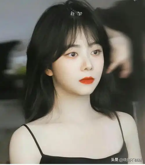 选对了洋气减龄,选错很"致命"|短发|妆容|刘海|圆脸|微卷|碎发_网易