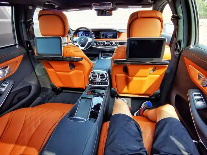 迈巴赫s560 时尚大气的外观,做工精细的内饰,舒适度极高!