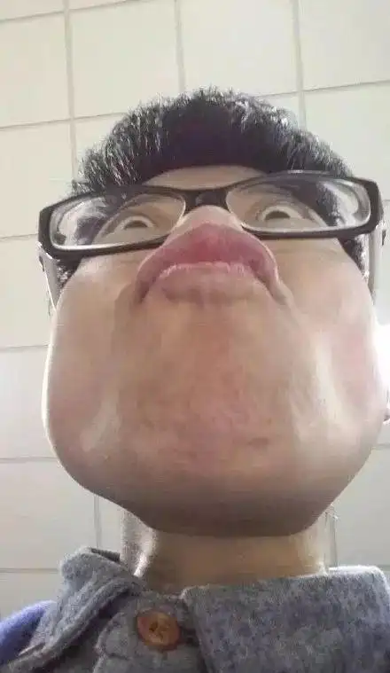 千万不要在别人的手机留下丑照你会后悔致死哈哈哈哈哈哈哈2