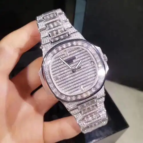 百达翡丽带钻女士手表谁知道有款黄金的表带表盘圆的上面有一圈碎钻的