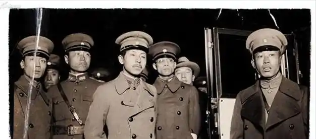 其实不抵抗并不是张学良被囚禁的原因,真正令蒋介石下定决心的就是