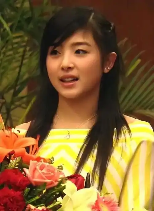 坎坷的张含韵:15岁出道成名后是非不断,34岁仍未婚,她恨嫁吗?