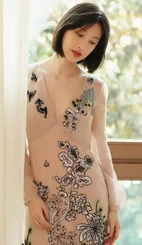 《远大前程》中的大阿姐小阿俏,冷艳美丽,现实中张俪气质更雅韵