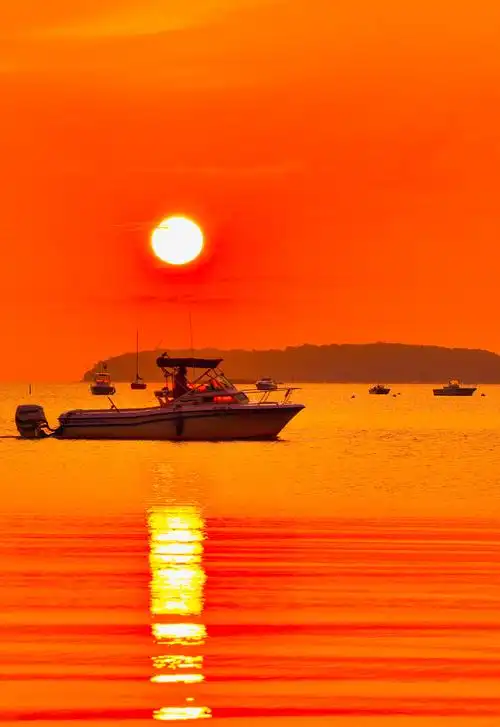 冉冉升起的红太阳