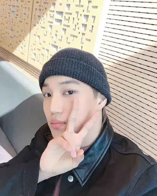 "唯一"的电台开始上班了 kai&suho贡献神仙级别自拍