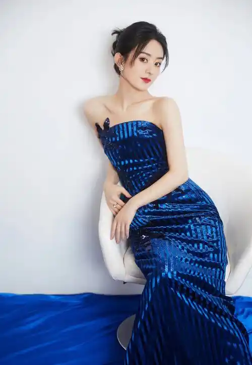 赵丽颖齐胸蓝色连衣裙性感写真_颖宝_气质_长裙