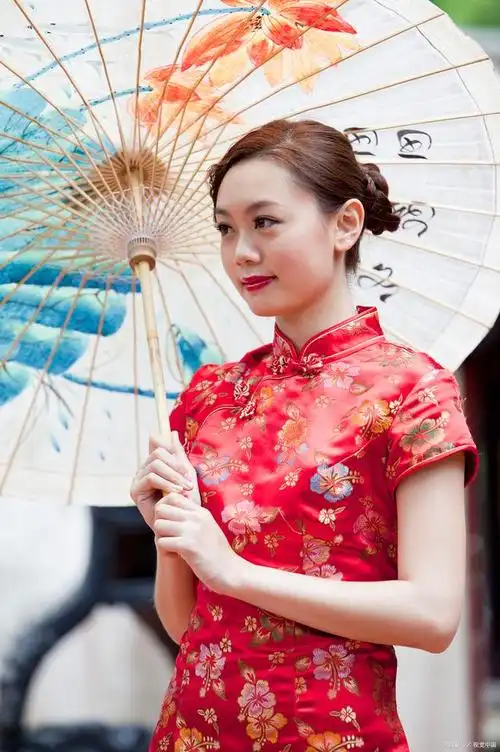 揭秘清代的旗袍演变