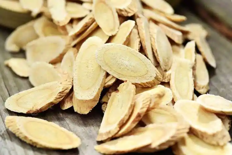 有妇科炎症的女人,常用4种中药泡水喝,消炎抑菌,保护子宫健康