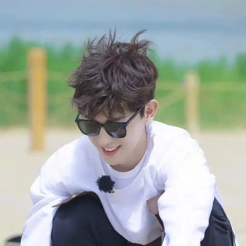 邓伦头像合集🤩 每一张大头照都可以当头像 太帅了💚