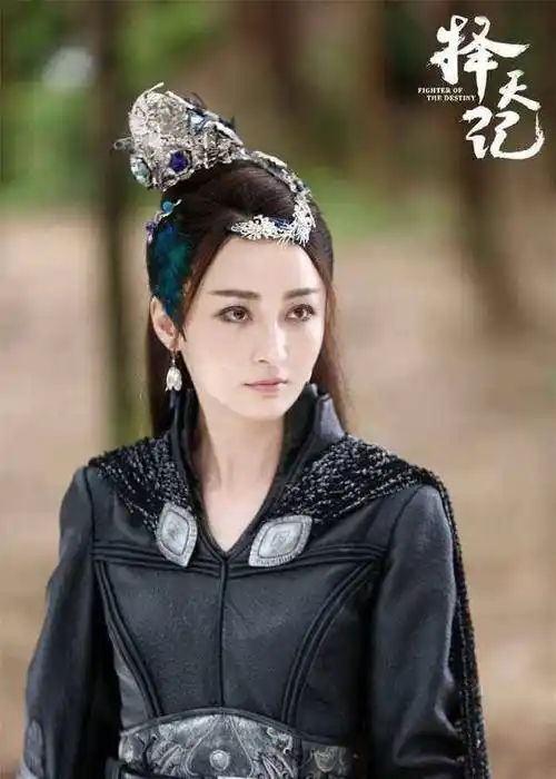 姚笛不惧流言晒素颜照,双眼无神气色差,网友却只关心_