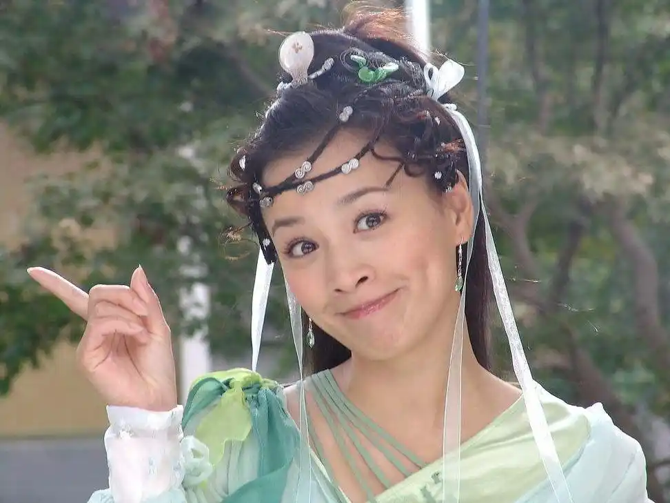 50岁张庭依旧年轻30年体重保持90斤网友如此吃难怪胖不起来