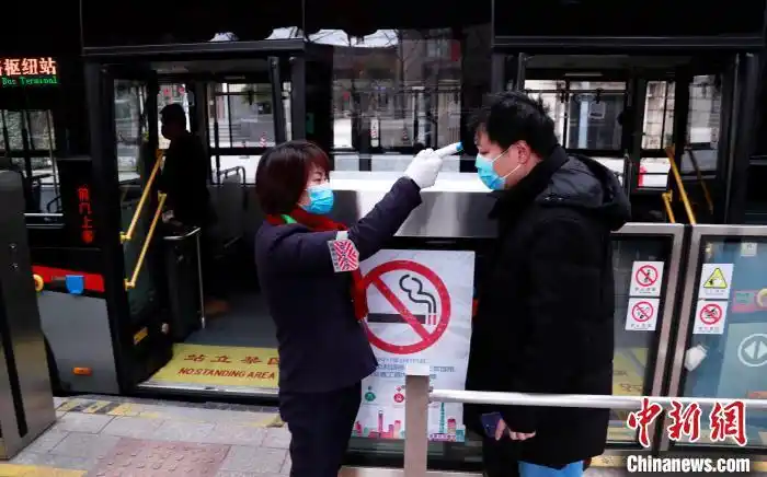 上海:今起进入公共场所必须戴口罩测体温