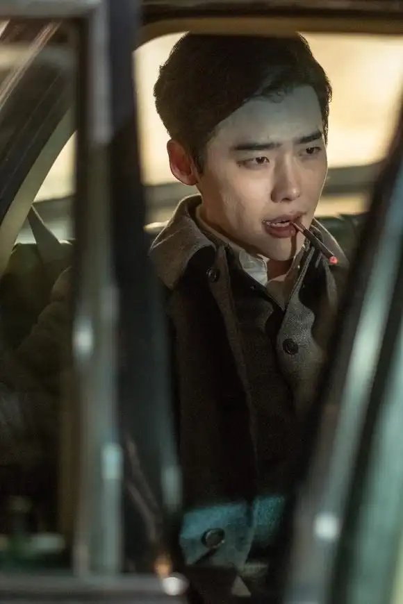 [李钟硕][分享]180624 即使是吸烟的动作也苏到爆炸!