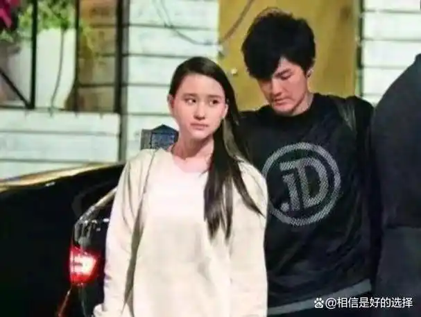 吴克群当年为什么不娶何超莲不婚主义只是个幌子,只能说他太聪明