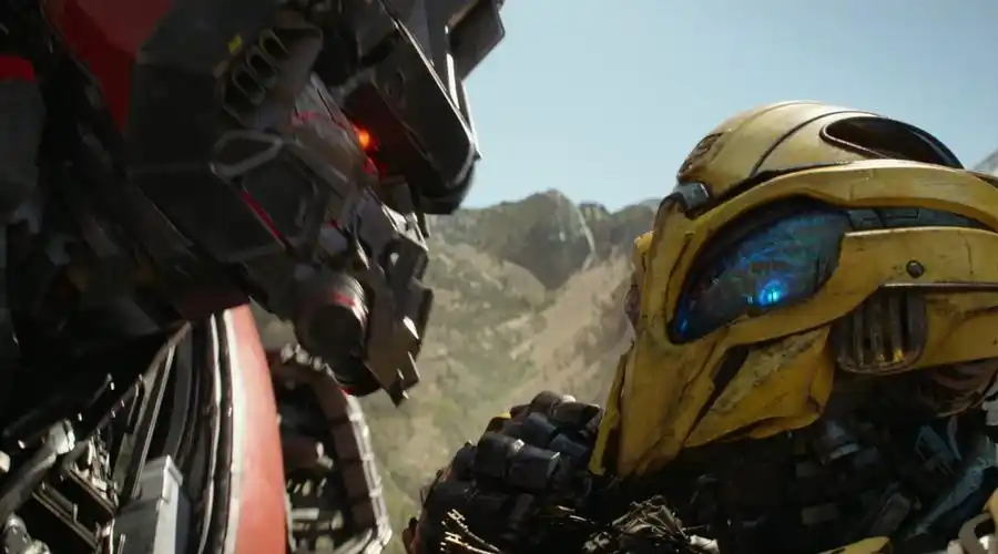 大黄蜂发布内地版中字终极预. 来自环球银幕 - 微博