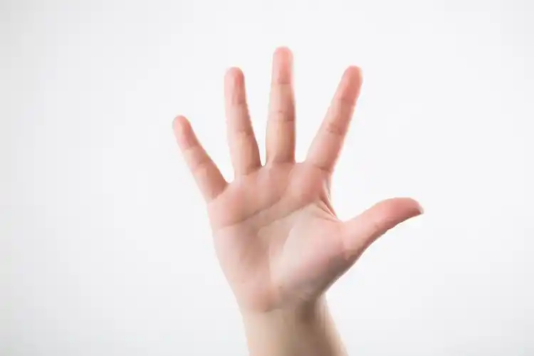 手掌上穴位众多刺激手掌可祛病强身延年