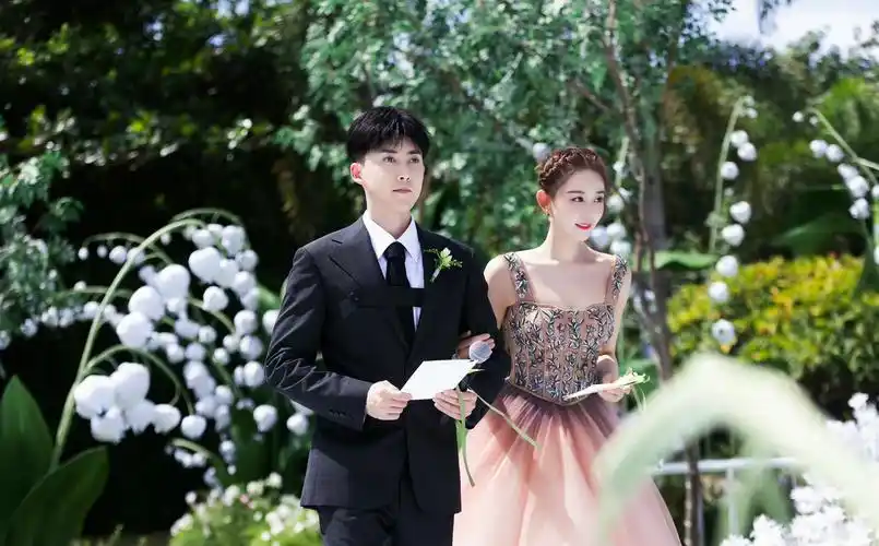 李晟张睿结婚现场 张睿送祝福李晟-思宇生活