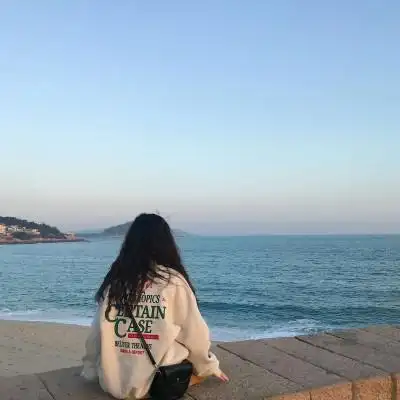 念七78海边女头~多背影_女生头像_我要个性网