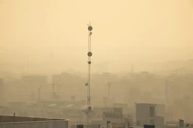 伊朗德黑兰遭遇雾霾天气