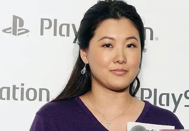 伏明霞嫁给比自己大28岁的老公,如今生三个孩子,享受阔太生活