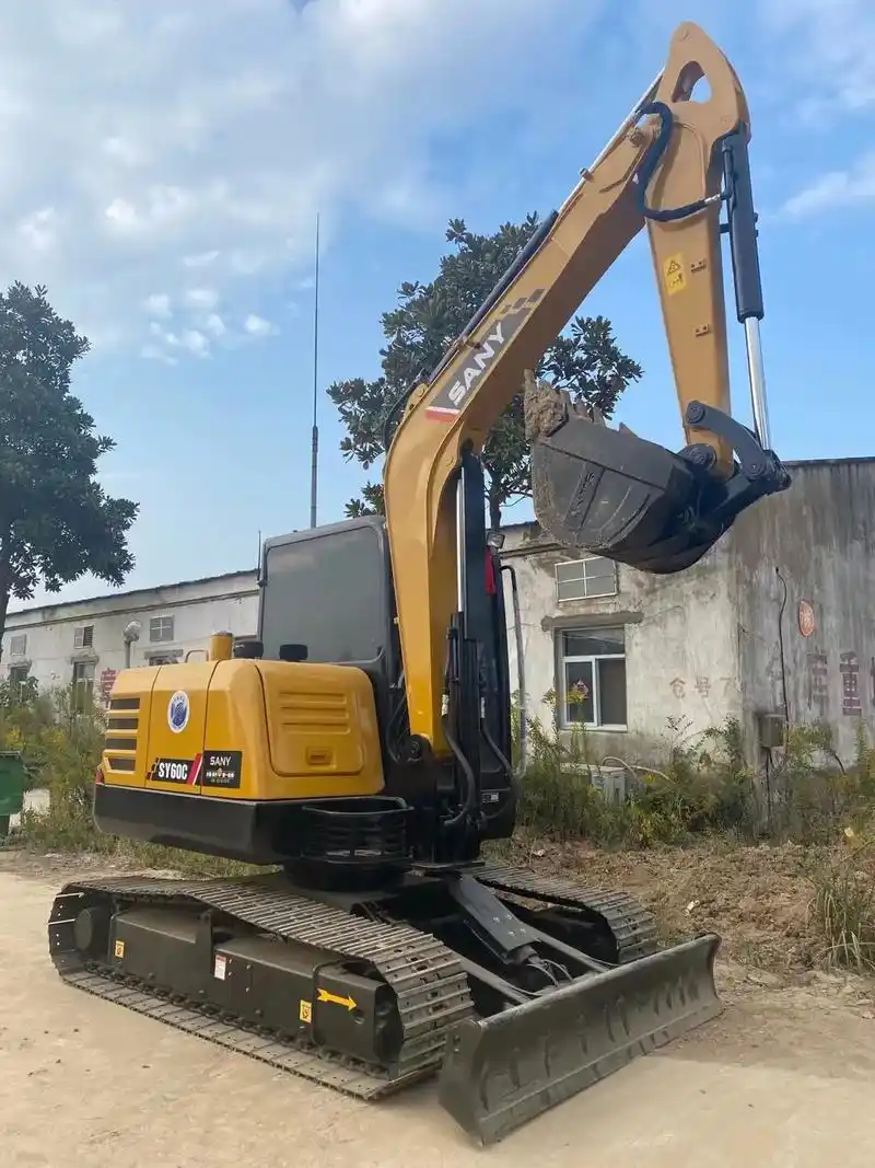 90二手挖机厂家供应二手挖掘机拥有较低的运行成本,能够有效降 - 抖音