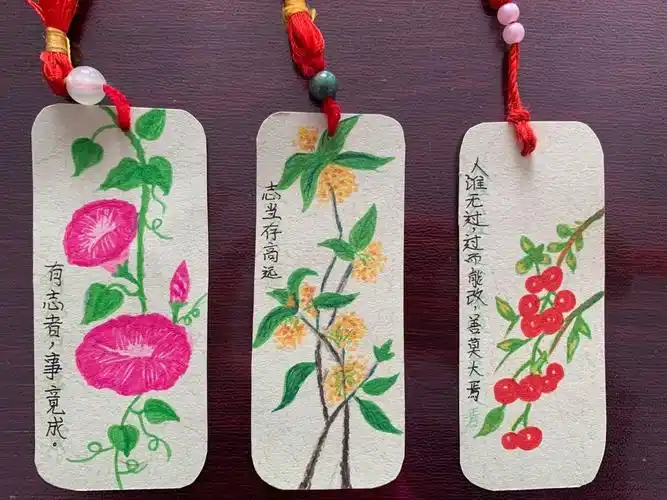 书签着色:图案部分可以是彩色,也可以是黑白的,不能用铅笔;文字部分低
