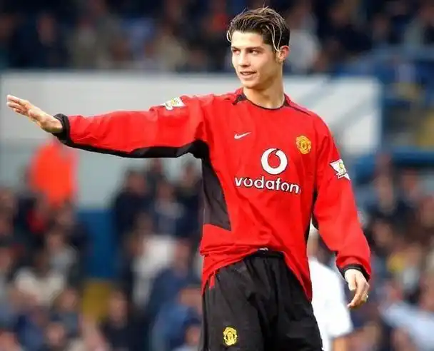 c罗能否重披曼联7号球衣现任7号卡瓦尼太难了c罗新号码曝光