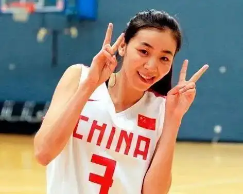 北京时间1月4日讯今日,前女篮国手,本赛季效力于内蒙古农信女篮的赵爽