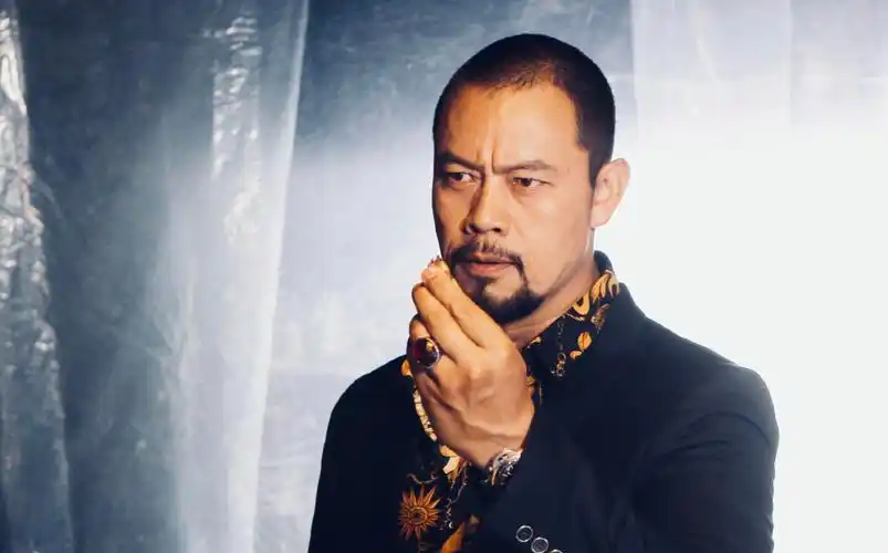 游泳冠军成"硬汉"专业户,今出演《九州缥缈录》,被一眼认出_晋松