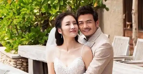 已经写好离婚协议,财产都归妻子的杨烁,已经走上了另一条大道