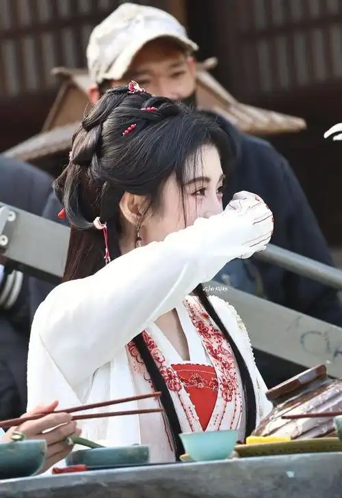 240112古韵今风鞠婧祎古装造型引无数粉丝倾慕