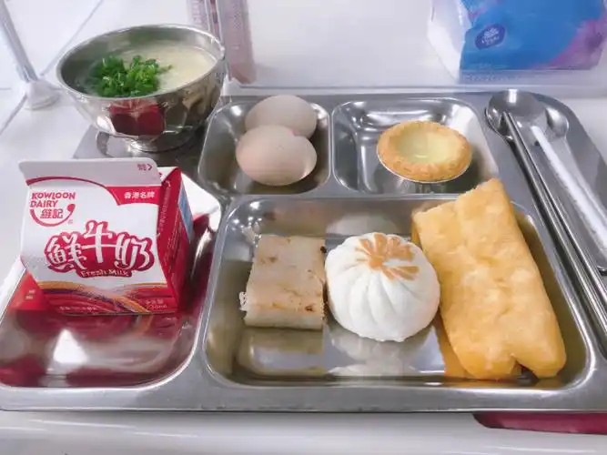 公司食堂早餐来早了东西没上齐