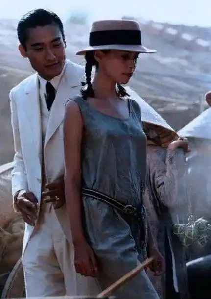 杜拉斯:4岁父亲去世,母亲重男轻女,16岁成为中国富二代的情人_李云泰_