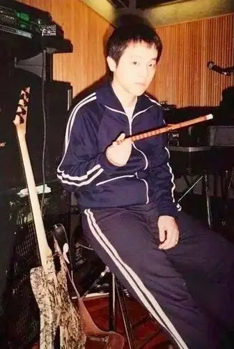 【图集】窦唯年轻时到底有多帅?连王菲都甘愿为他倒痰盂