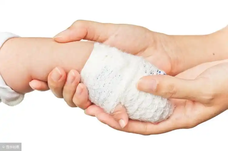 如何处理宝宝伤口?护理宝宝伤口误区