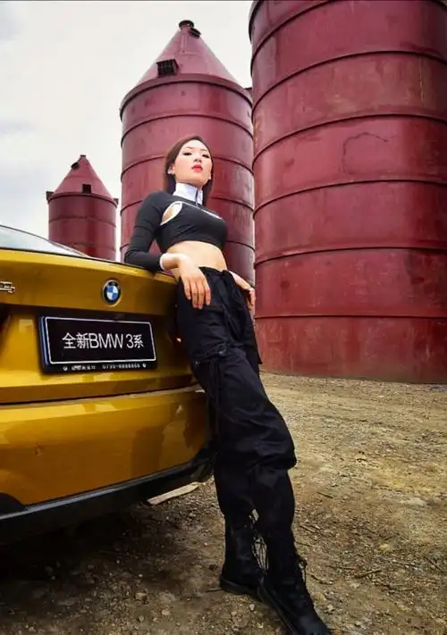 宝马车模外拍