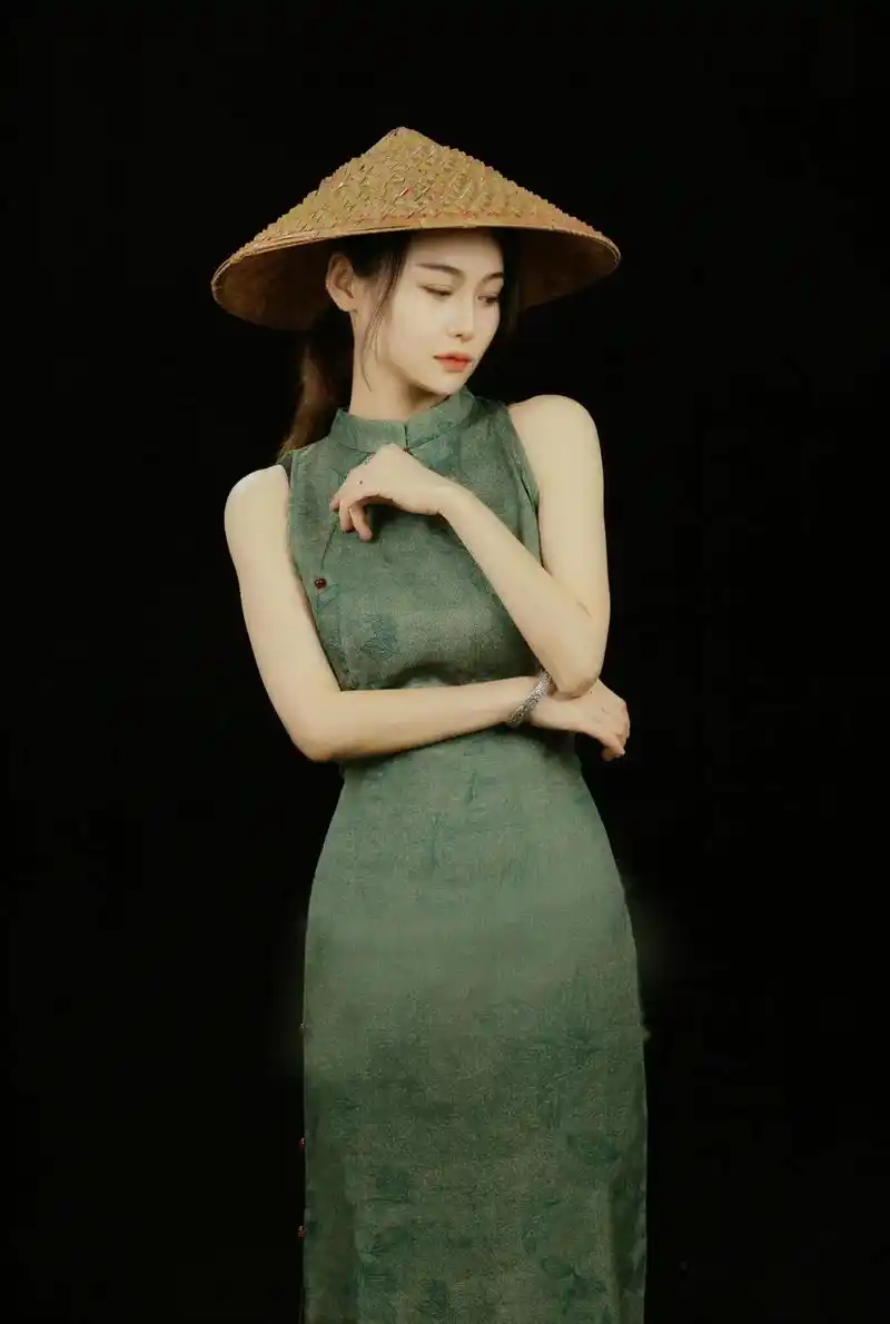 旗袍 #清冷感 记录日常#人像摄影 - 抖音