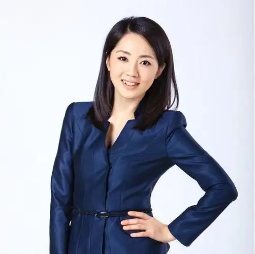 作为《天气预报》主持人,杨丹自工作以来就凭借扎实的能力,工作28年间