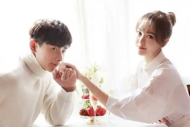 罗晋张慧雯片场相互压腿引热议#唐嫣新片太惊艳!