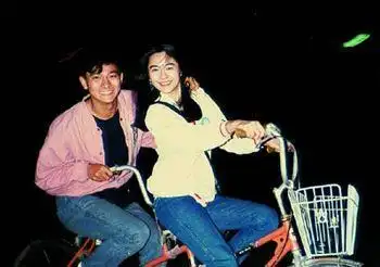 刘德华和喻可欣罕见旧合照:每一张都是藏不住的甜蜜和青春的美好