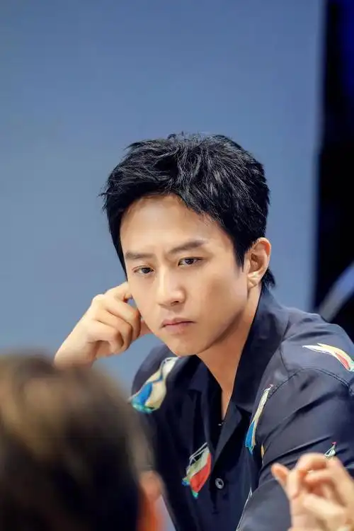 (邓超个人资料简历) - 凑外百科