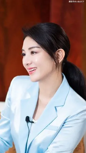 黄奕第3期 淡黄的长裙性感 淡蓝色西服套装写真