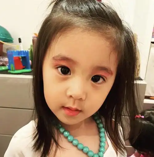 咘咘波妞两姐妹墙边"罚站",贾静雯说出原因,网友:做得对!