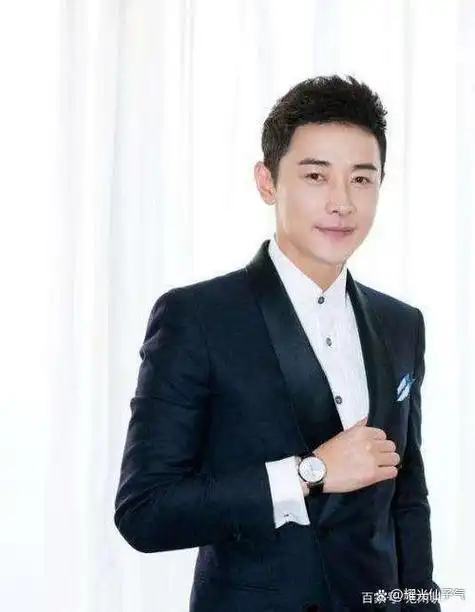 唐嫣高中旧照被同桌曝光,23年前就穿名牌,整没整容一目了然!