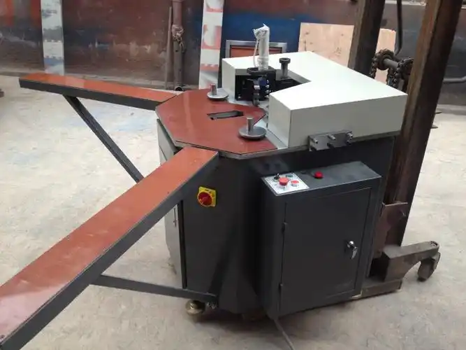 重型同步组角机用于铝合金门窗组角