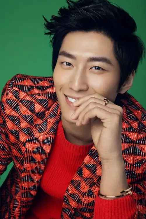 窦骁个人资料简介(儿时跟随父母移民) - 龙腾网