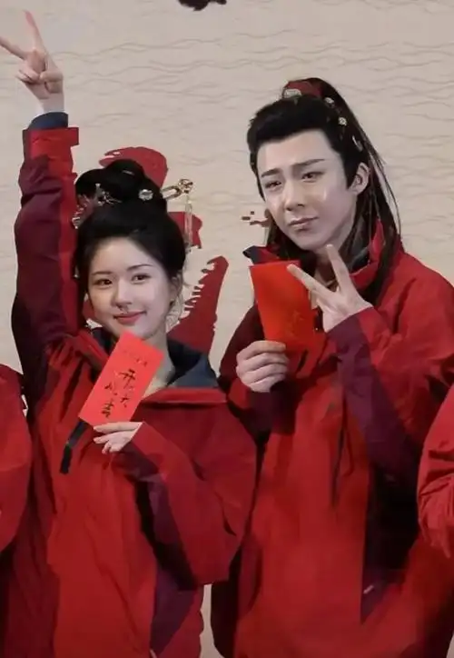 新电视剧《珠帘玉幕》已经正式开拍,主演是赵露思,刘宇宁.