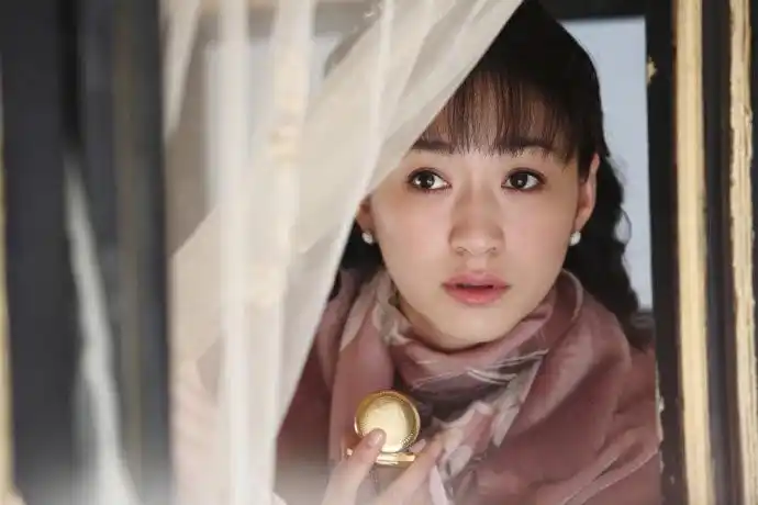 《来不及说我爱你》之尹静琬:宁静婉约的大家闺秀